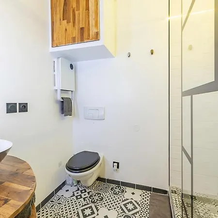 Belle Renovation Moderne Au Coeur Du Panier Marseille