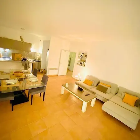 Votre Pied-a-terre A T3 Cosy A Deux Pas Du Vieux-port *