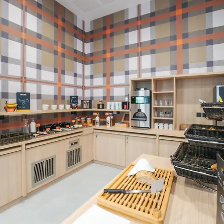 Easyhotel Euromed 2* مارسيليا