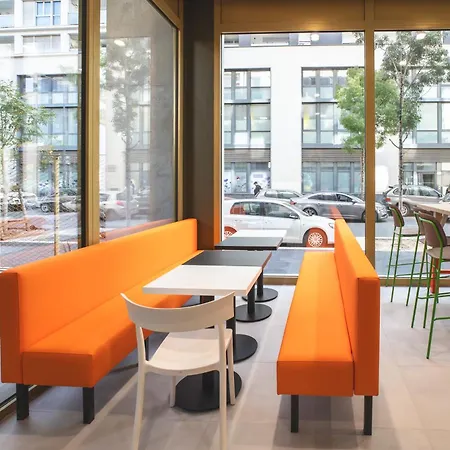 Easyhotel Euromed فندق