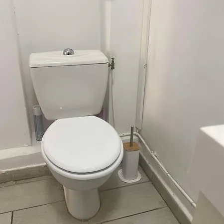 Appartement Joli T2 Refait A Neuf, Lumineux Et Accessible Marseilles