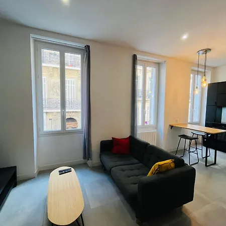 Joli T2 Moderne Au Coeur De - Place Castellane Marseille