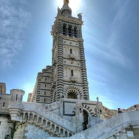 Le Carre D'opera