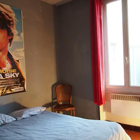 Homestay Narnia Dans Maison, Salle De Bain Et Sejour A Partager