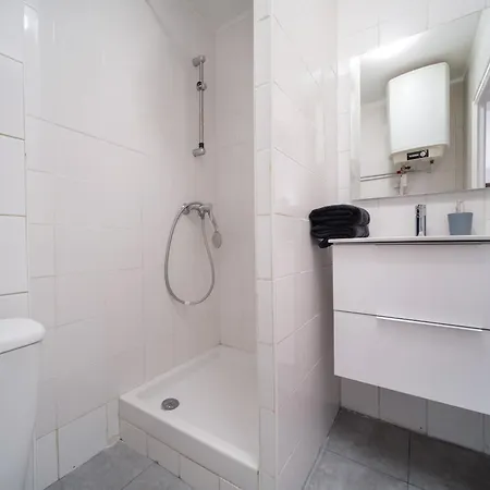 Equipe Avec Parking A 5min A Pied De La Gare St Charles 马赛