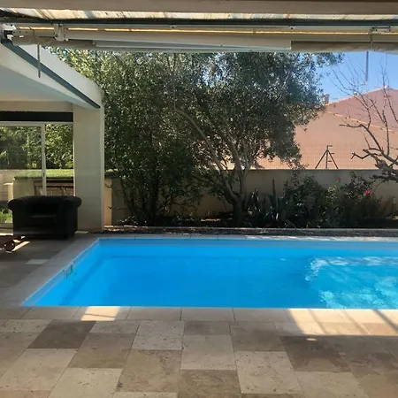 Terrasse Privee Piscine Homestay Marseille