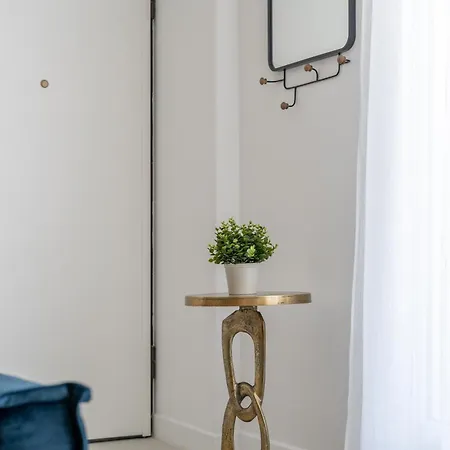 Le Balcon Du Vieux-port Апартаменты *