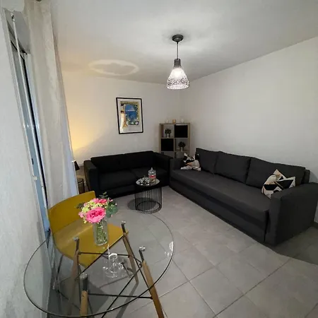 Moderne Avec Place De Parking Privative *