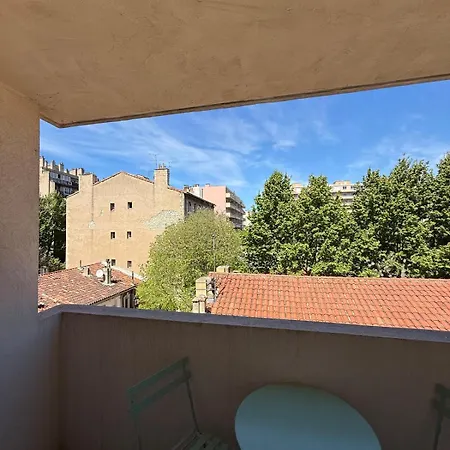 Moderne Avec Place De Parking Privative *
