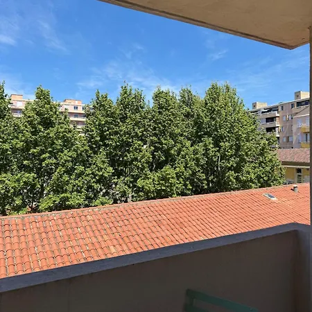 Moderne Avec Place De Parking Privative *