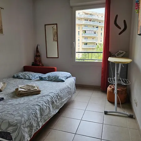 Apartment T3 Grande Terrasse, Metro Perrier