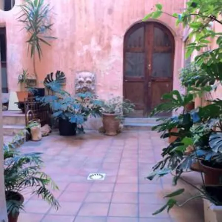 Le Cabanon Du Vieux Port * Marseille