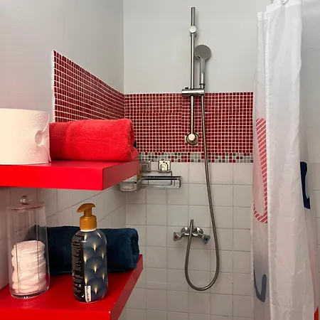 T1 En Face De La Timone Apartment *