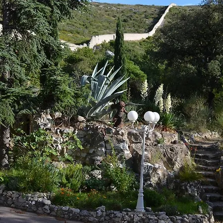 Chateau De L'aroumias * Marseille