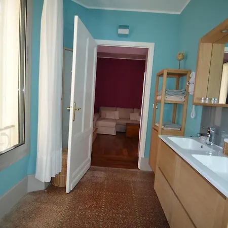 Bed & Breakfast Chateau De L'aroumias