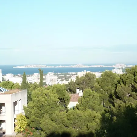Bed & Breakfast Chateau De L'aroumias *