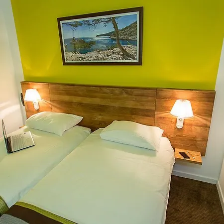 Life Vp - Vieux Port 3*