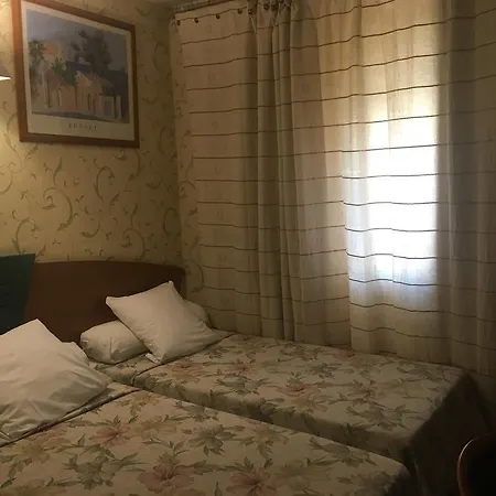 Hotel Relax *