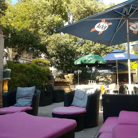 Hotel Logis Les Cigalons 2*