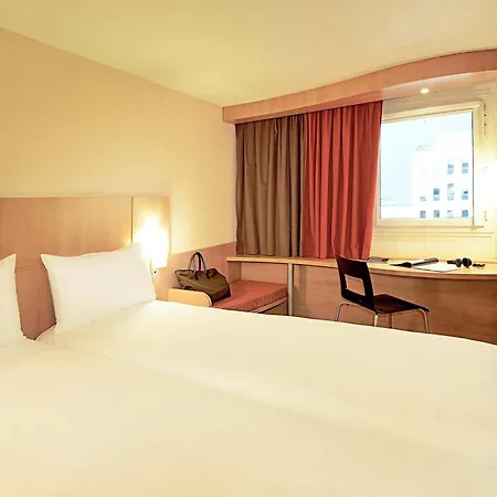 Hotel La Valentine Porte D'aubagne 3*