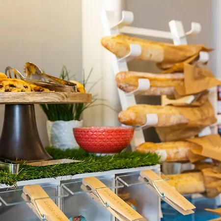 Novotel Centre Prado Velodrome Hotel 4*