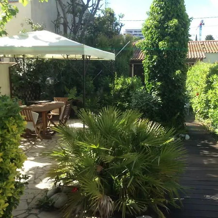 Alojamento de Acomodação e Pequeno-almoço La Palmeraie 5*