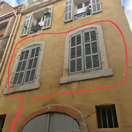 Appartement Grand Studio Rue Du Panier