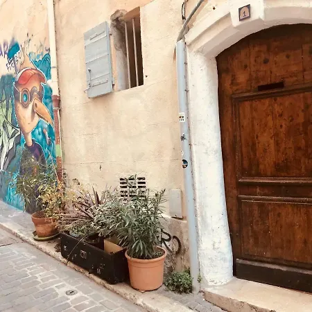 Appartement Grand Studio Rue Du Panier