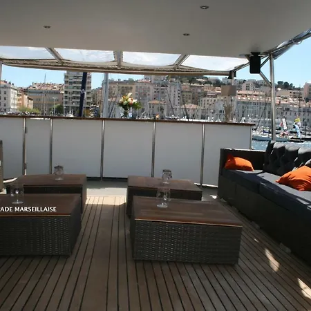 Yacht Cyos Botel *