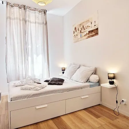 Beautiful Flat In Vieux Port Apartment