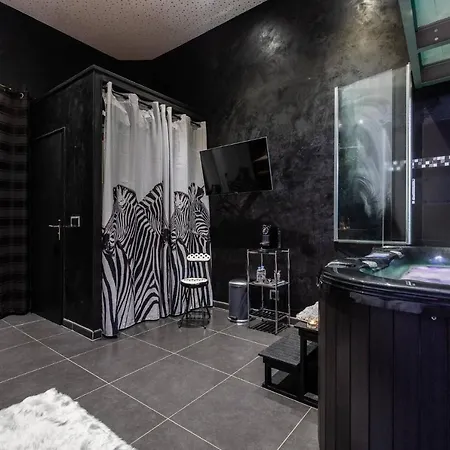 Les Suites Du Vieux-port Love hotel Marseille