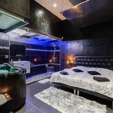 Love hotel Les Suites Du Vieux-port *