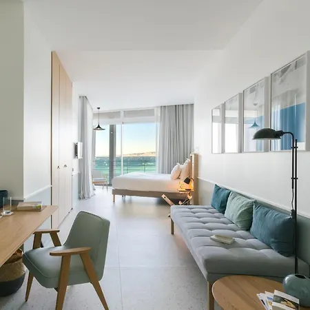 Les Bords De Hotel