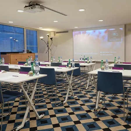 Mercure Centre Prado Vélodrome Hotel 4*